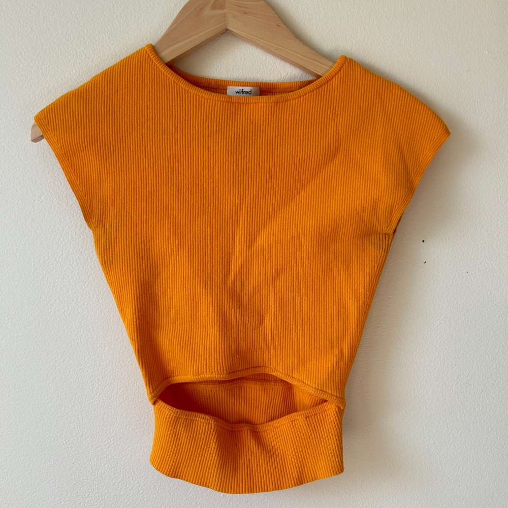 Aritizia Wilfred orange crop top with cutout